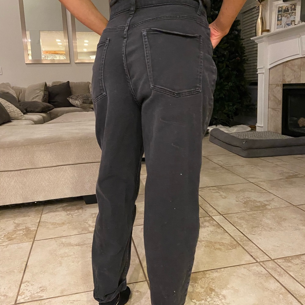 mid wasted black cuffed jeans